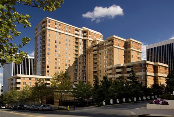 Oak Apartments Rosslyn